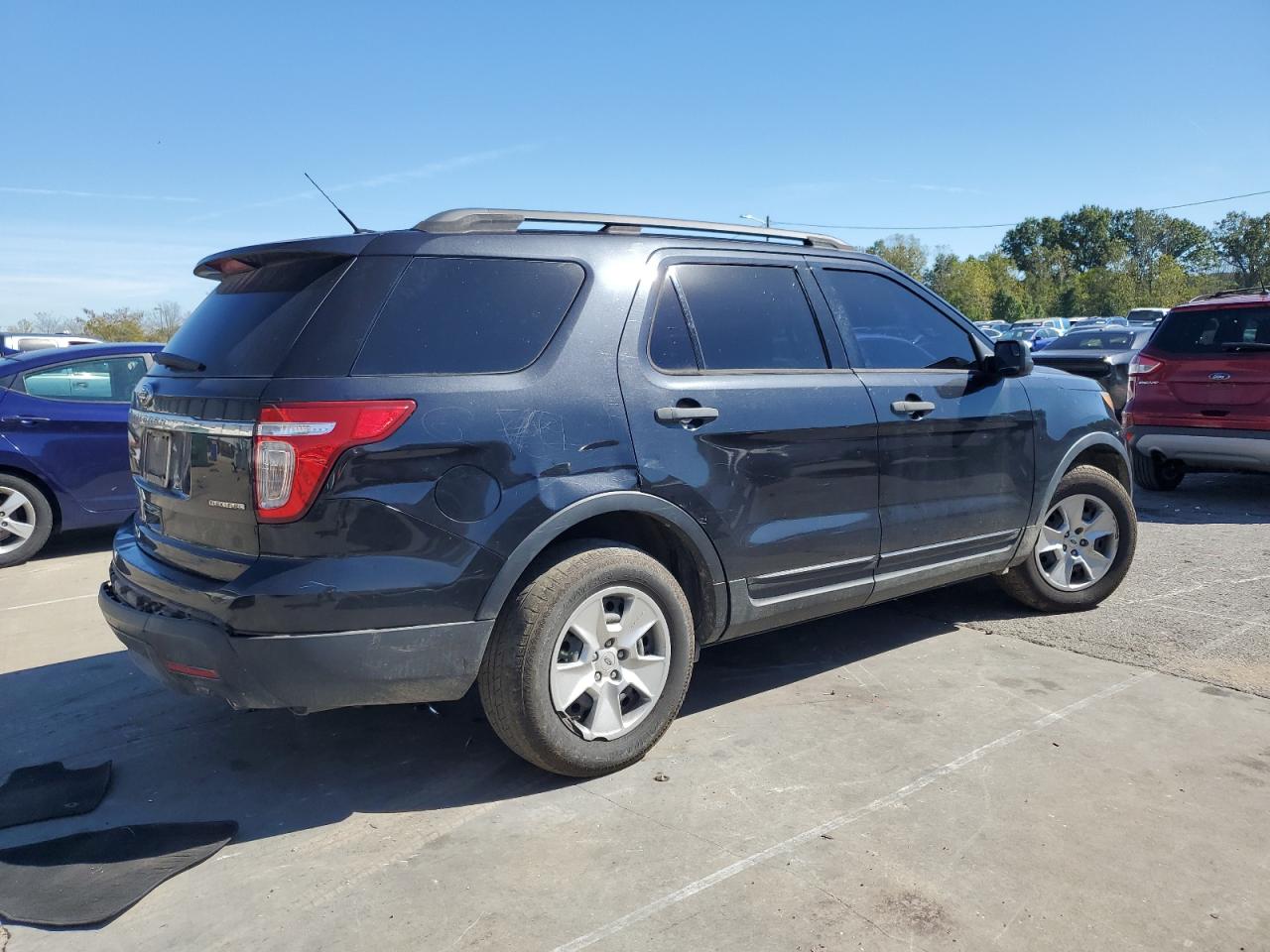 Ford Explorer Image 8