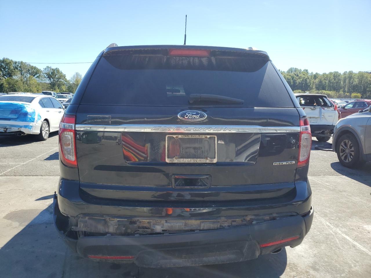 Ford Explorer Image 11