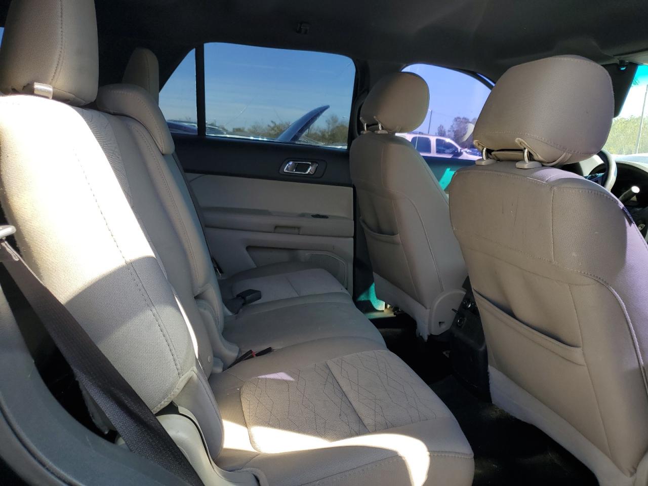 Ford Explorer Image 10