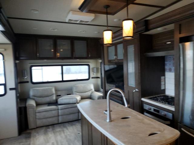 Grand Design Solitude Image 7