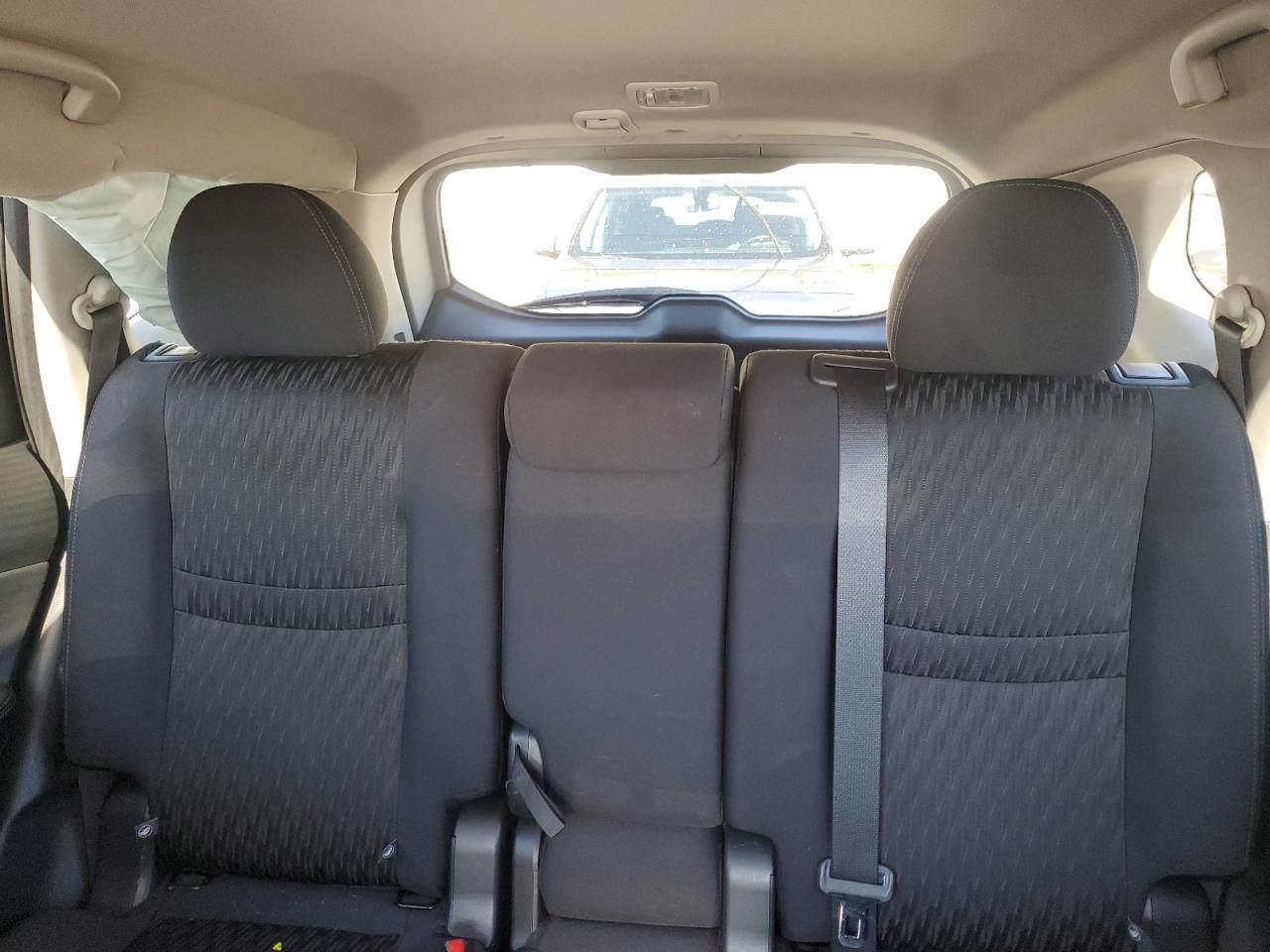 Nissan Rogue S Image 7