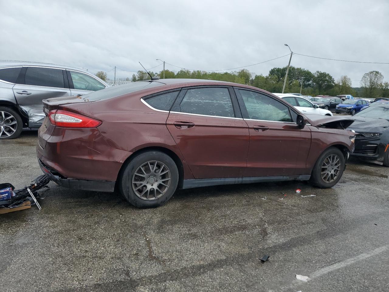 Ford Fusion S Image 2