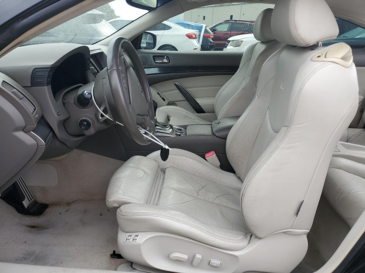 INFINITI G37 Image 4