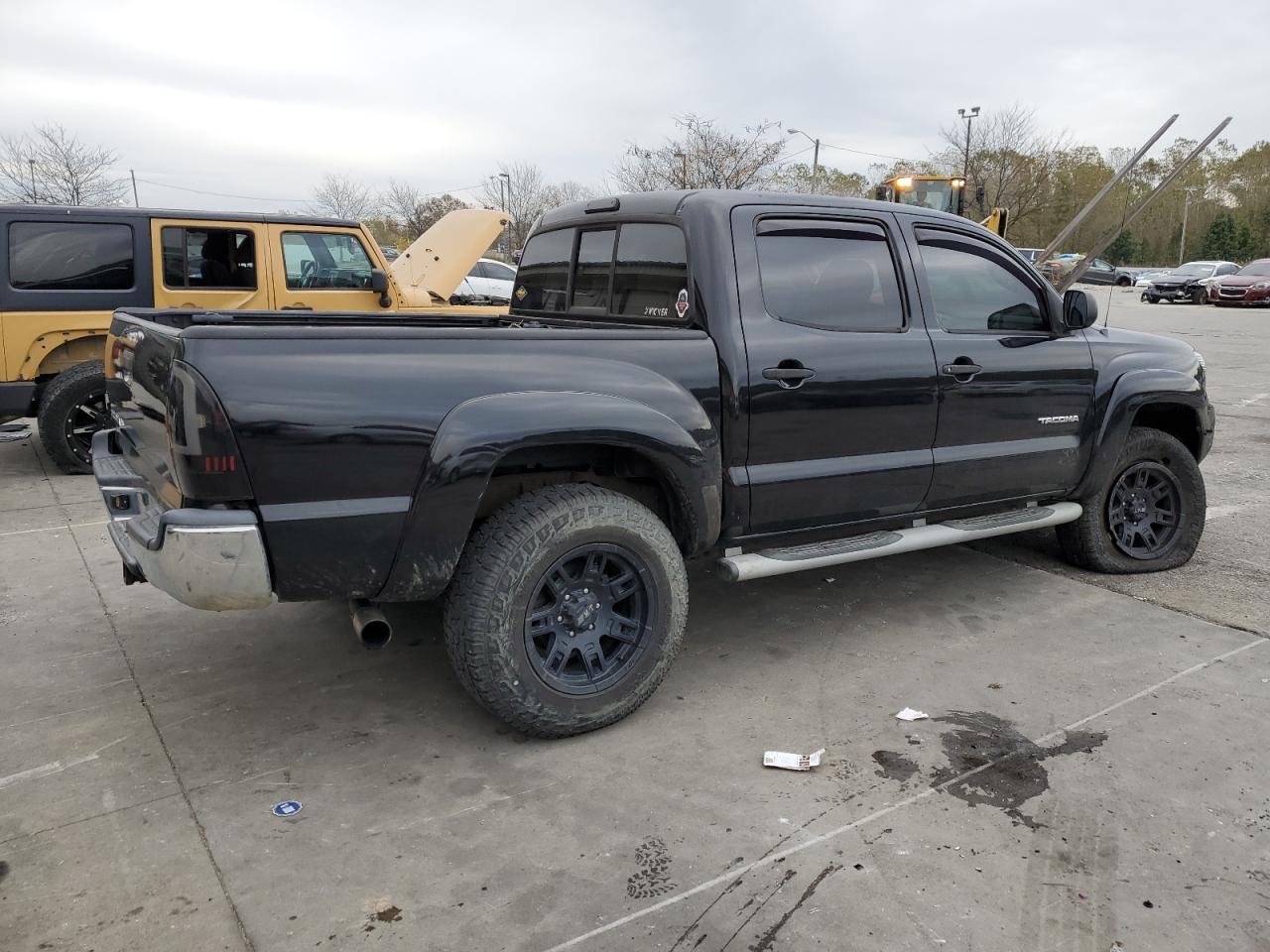 Toyota Tacoma Double Cab Prerunner Image 3