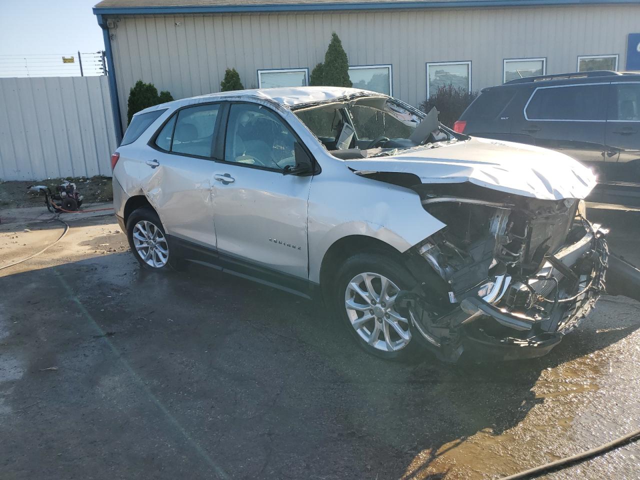 Chevrolet Equinox Ls Image 2