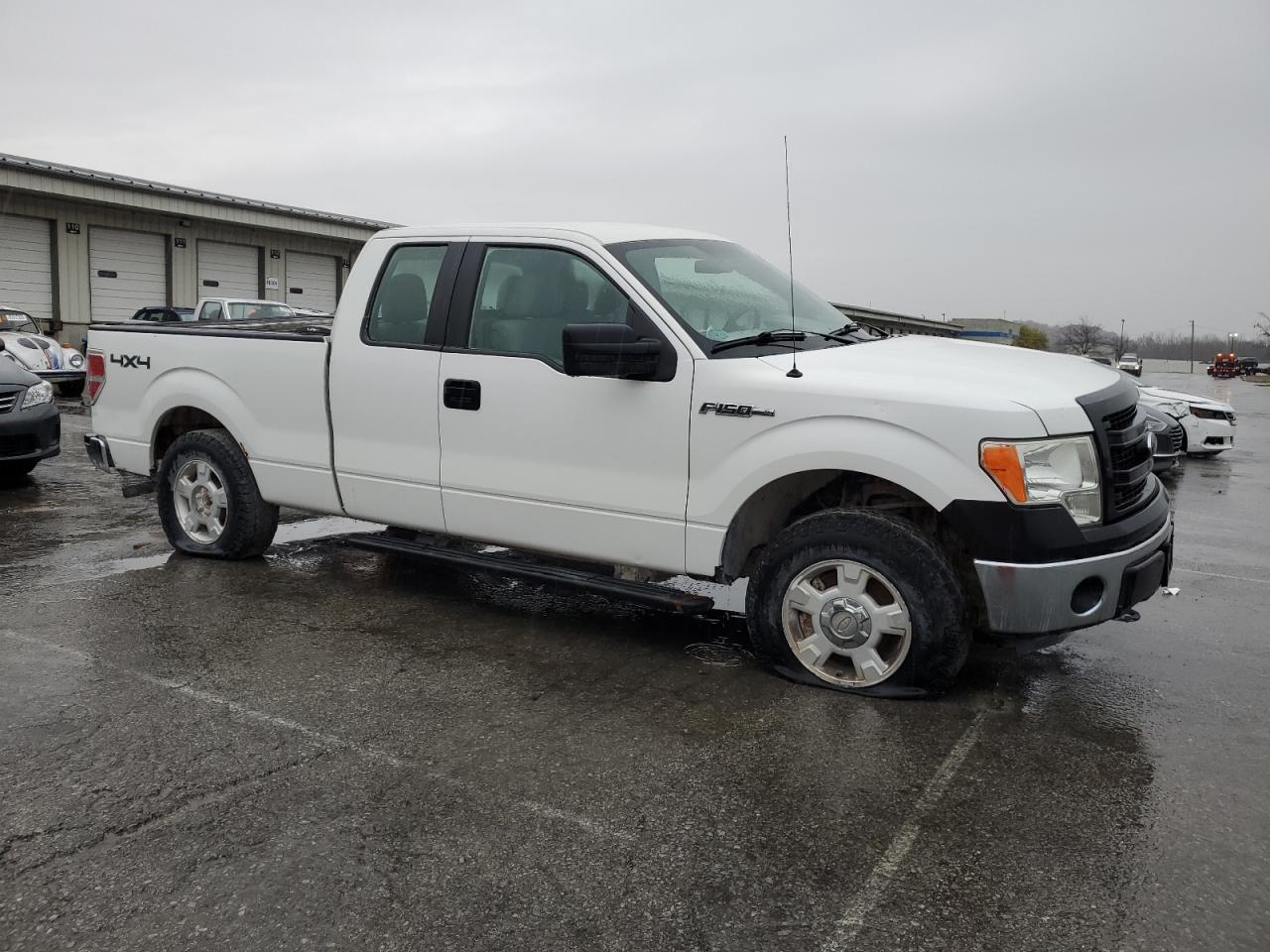Ford F-150 Super Cab Image 8