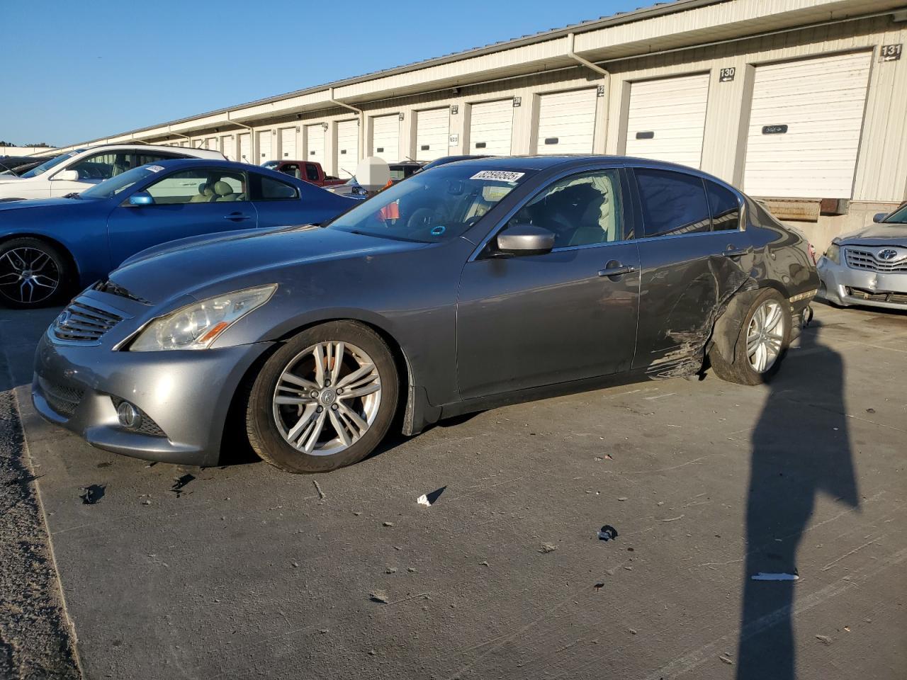 INFINITI G37 Image 1
