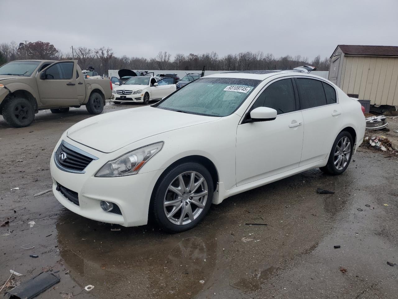 INFINITI G37 Image 1