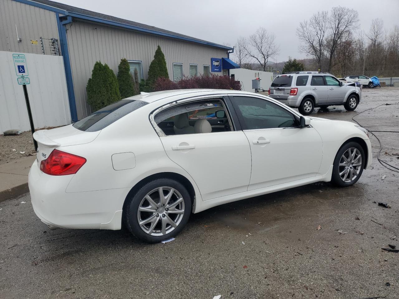 INFINITI G37 Image 4