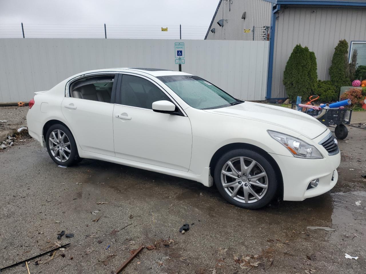 INFINITI G37 Image 9