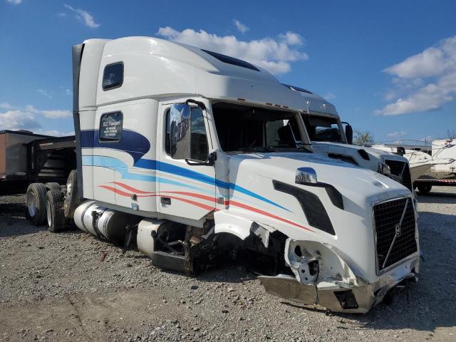  Salvage Volvo Vnl