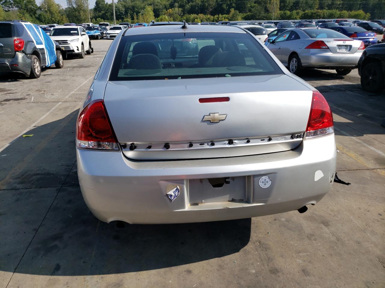 Chevrolet Impala Lt Image 10