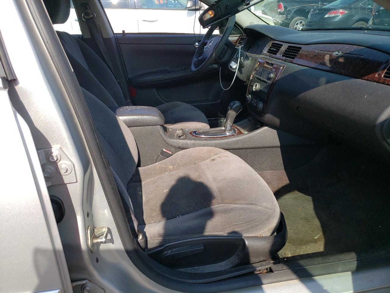 Chevrolet Impala Lt Image 3