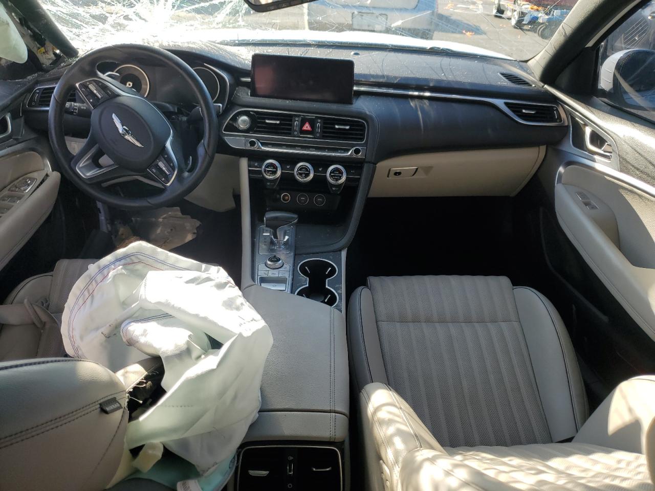 Genesis G70 Base Base Image 12