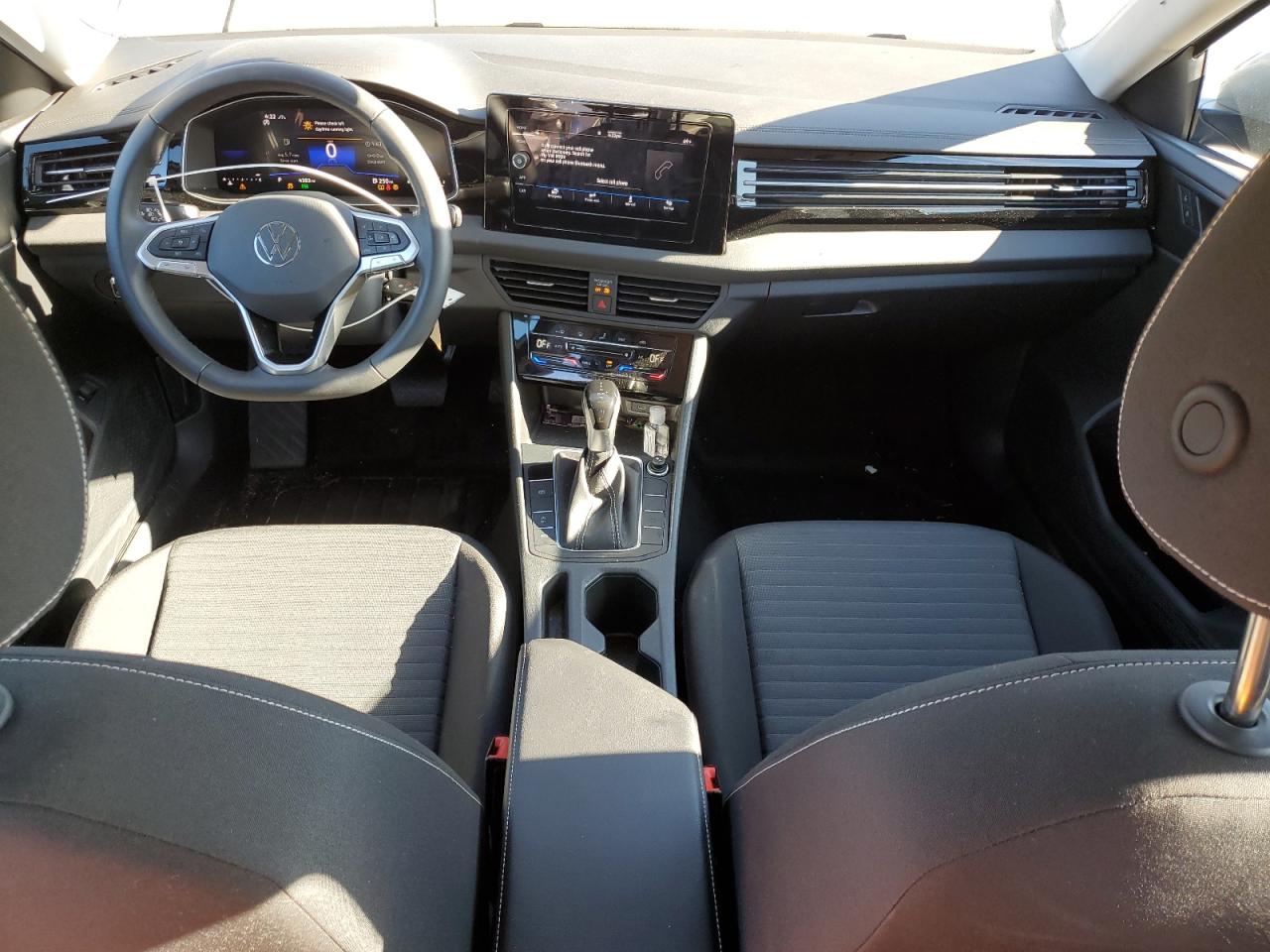 Volkswagen Jetta S Image 3