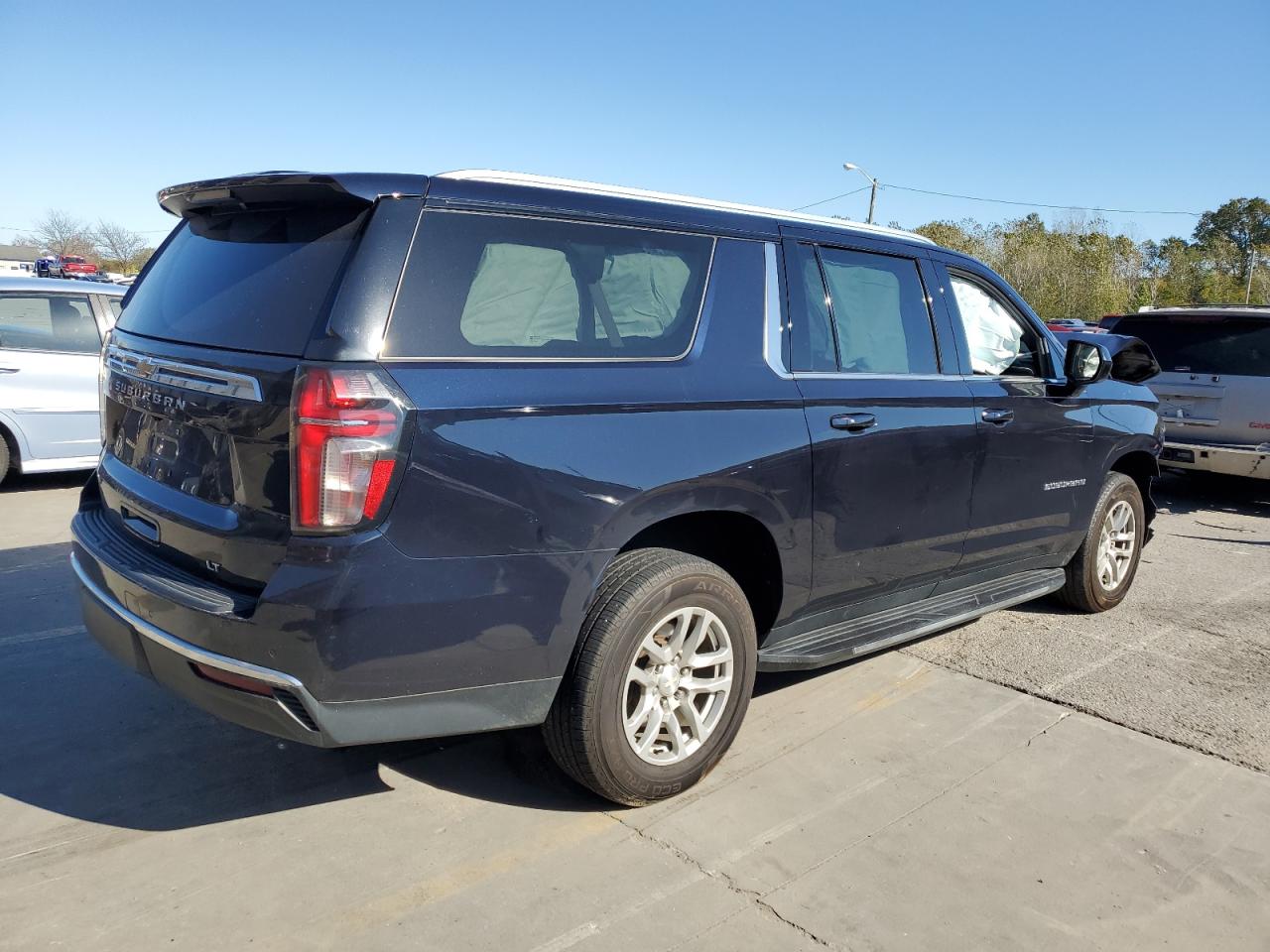 Chevrolet Suburban K1500 Lt Image 4