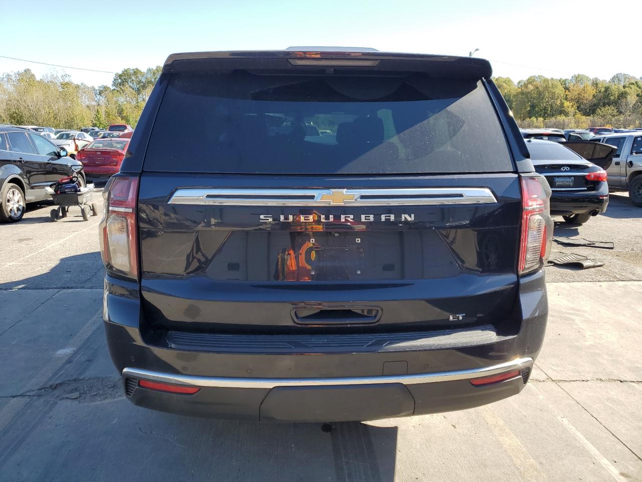 Chevrolet Suburban K1500 Lt Image 14