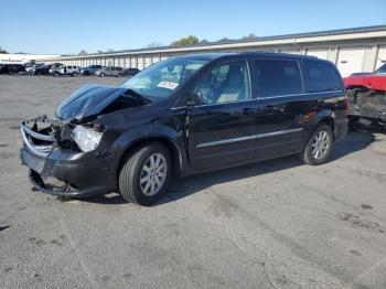  Salvage Chrysler Minivan