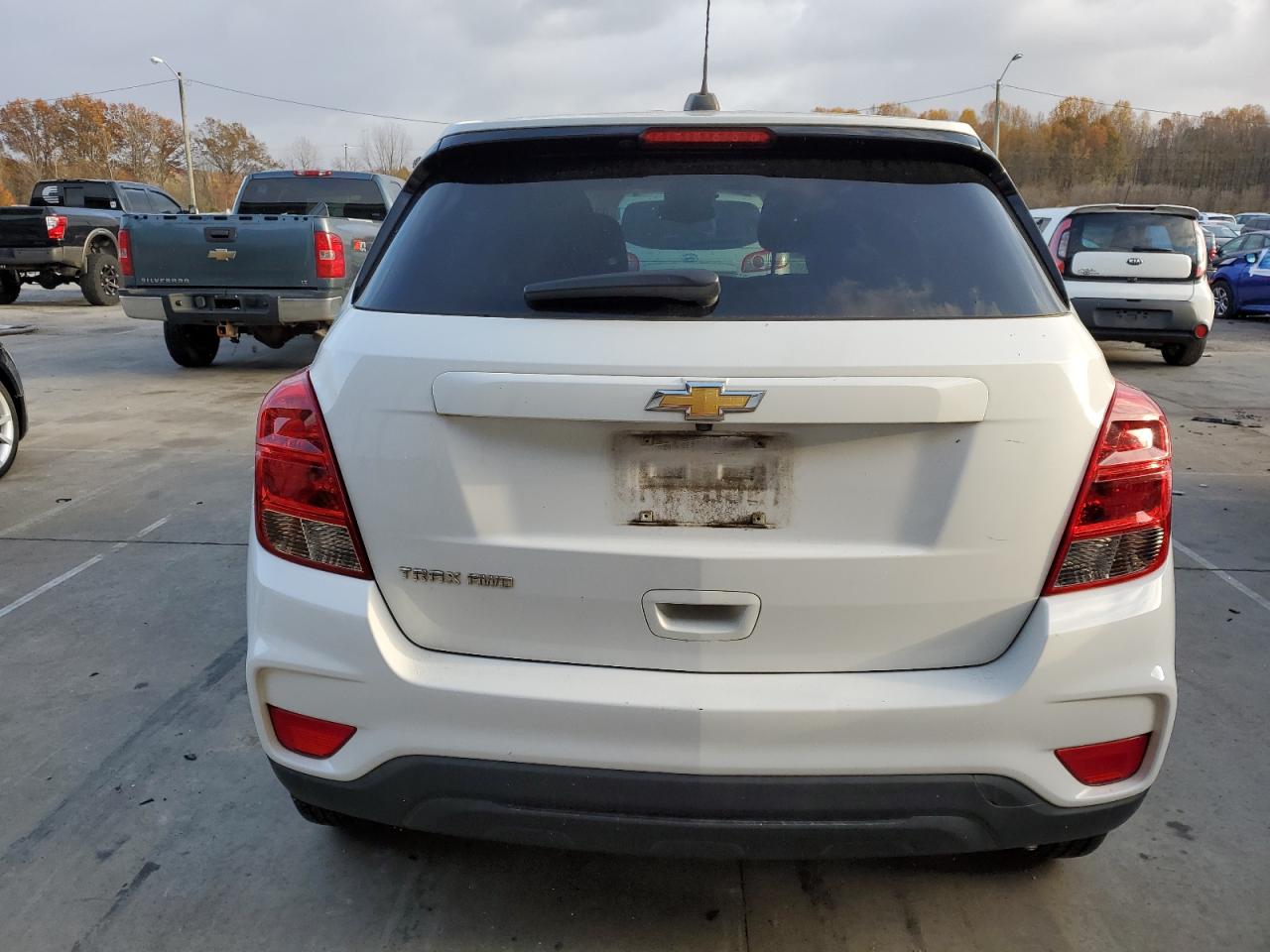 Chevrolet Trax Ls Image 8