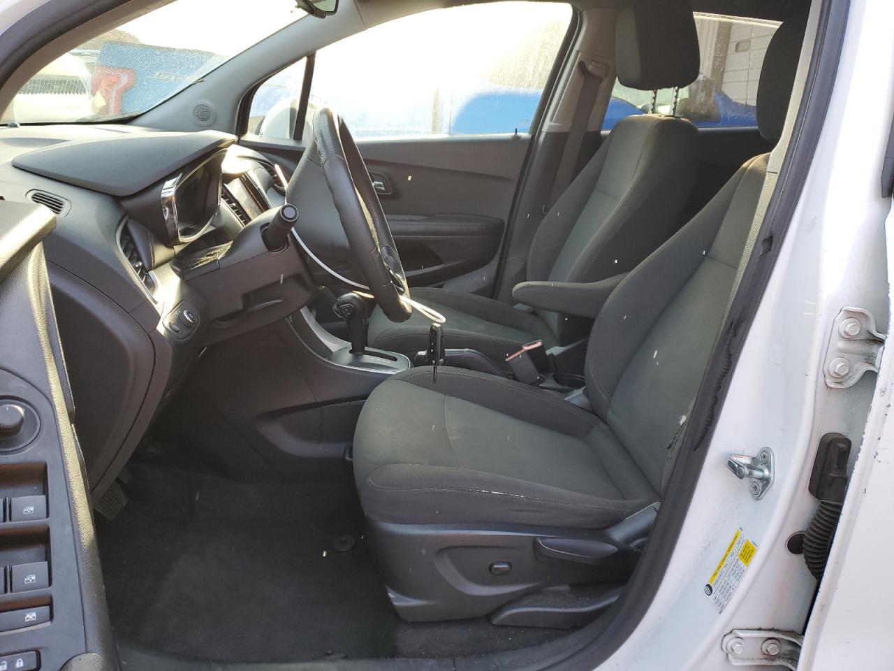 Chevrolet Trax Ls Image 5