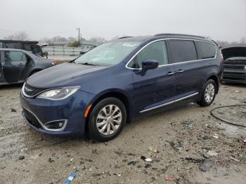  Salvage Chrysler Pacifica