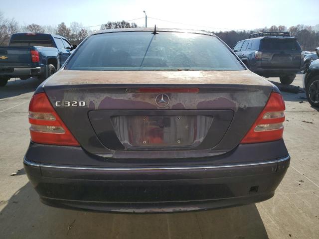 Mercedes-Benz C-Class 320 Image 9