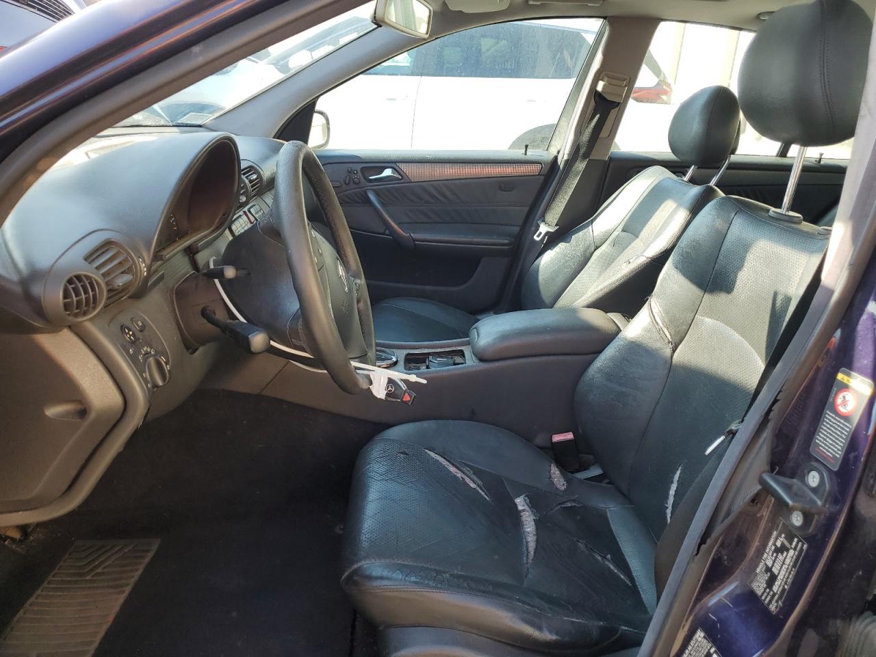 Mercedes-Benz C-Class 320 Image 5