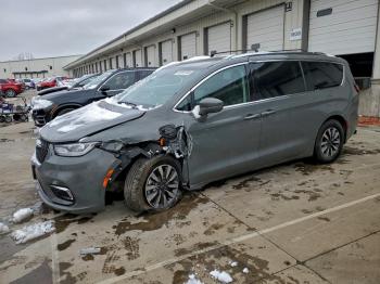  Salvage Chrysler Pacifica