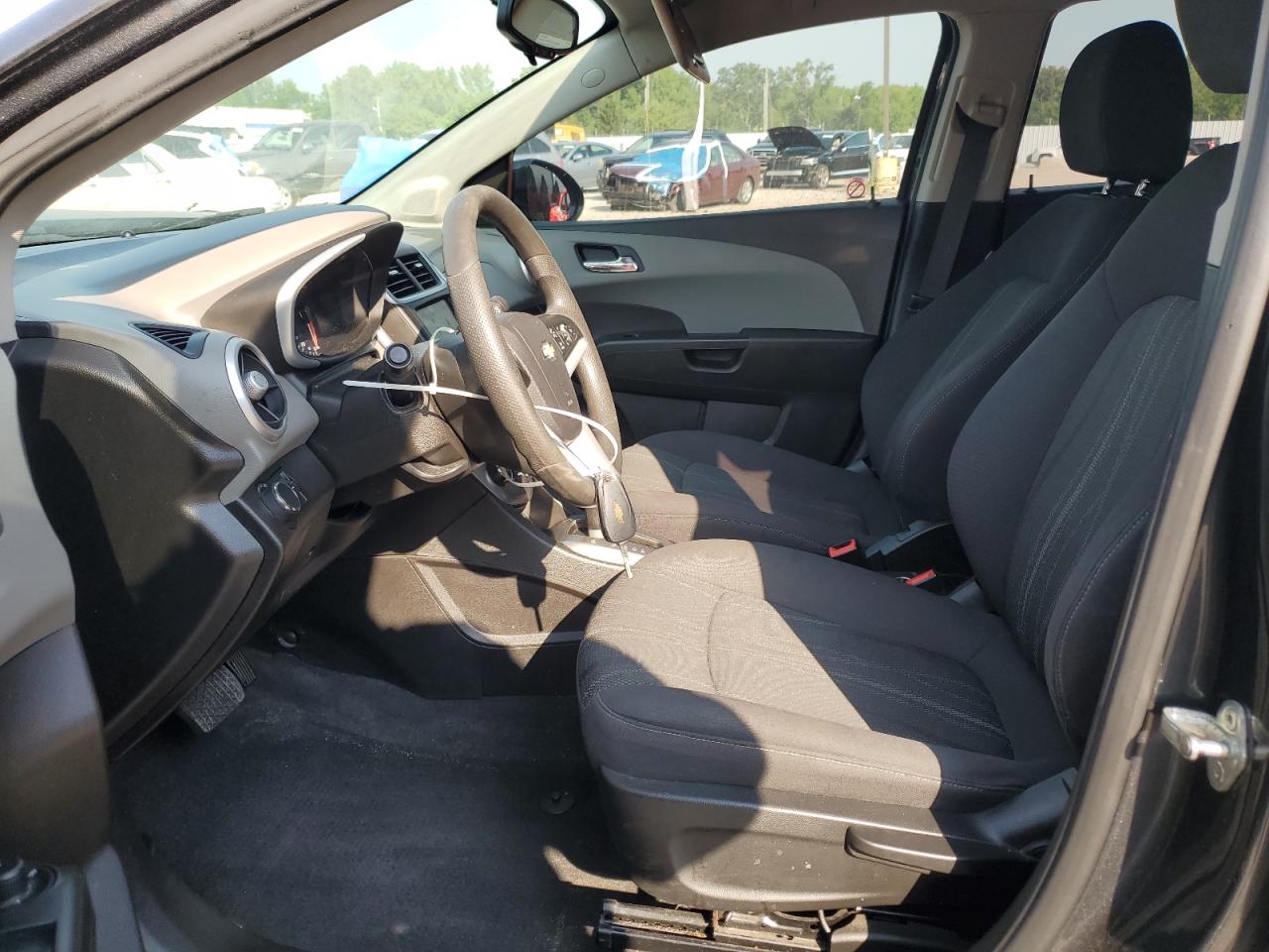 Chevrolet Sonic Lt Image 12