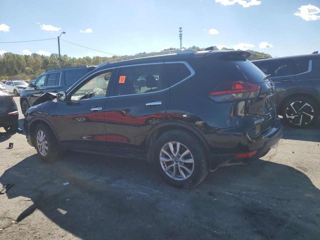 Nissan Rogue S Image 2