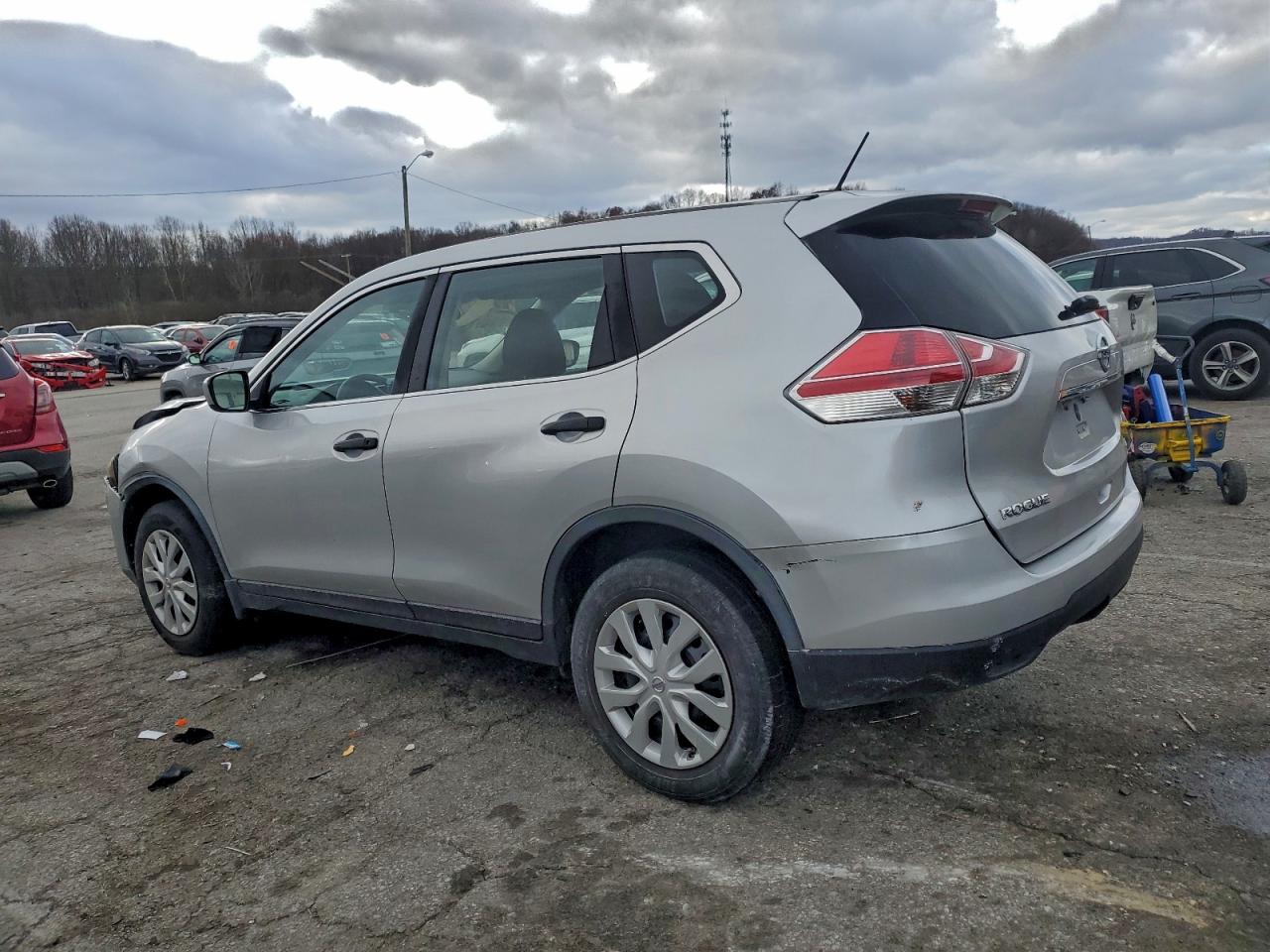 Nissan Rogue S Image 6