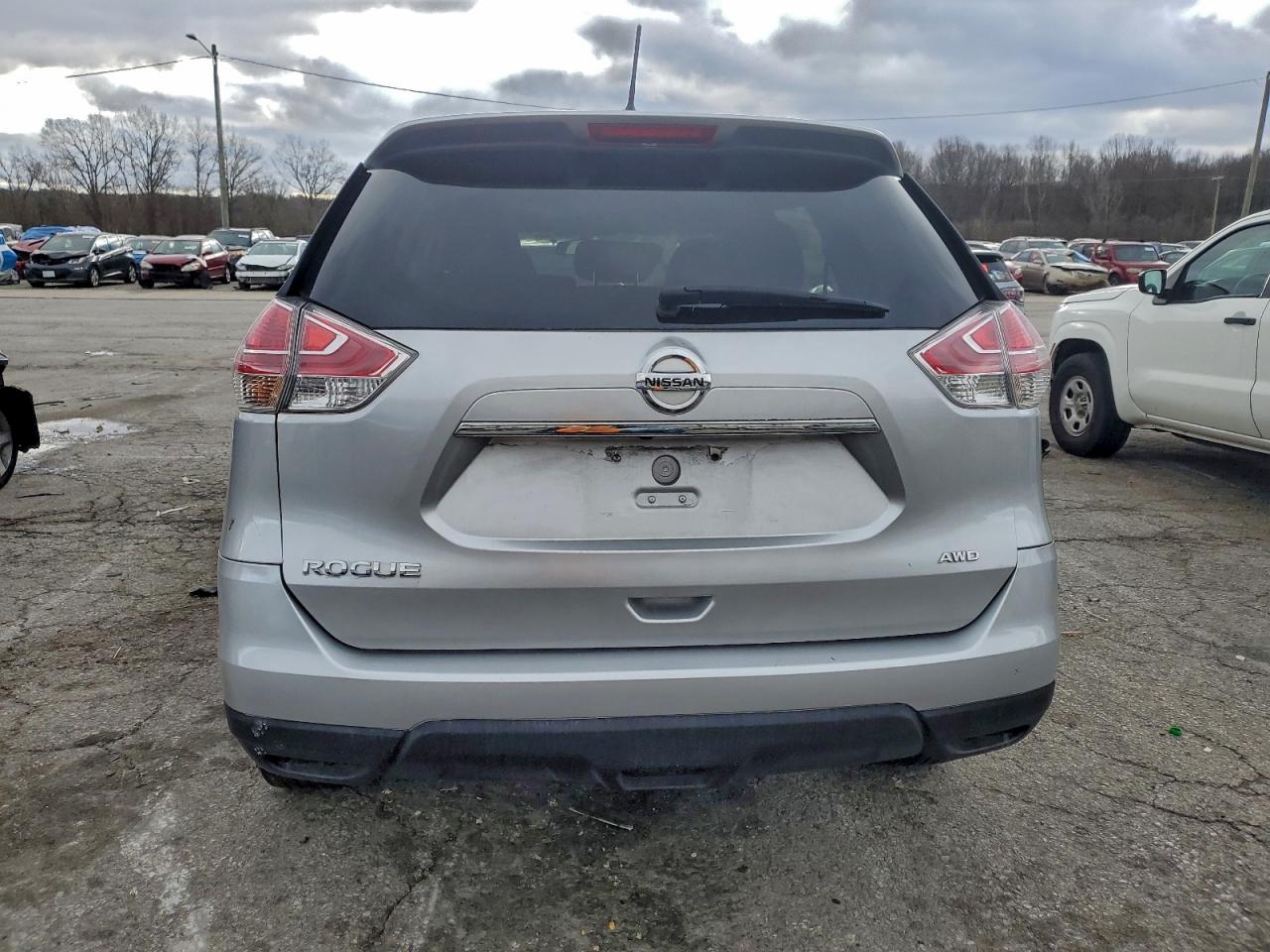 Nissan Rogue S Image 7