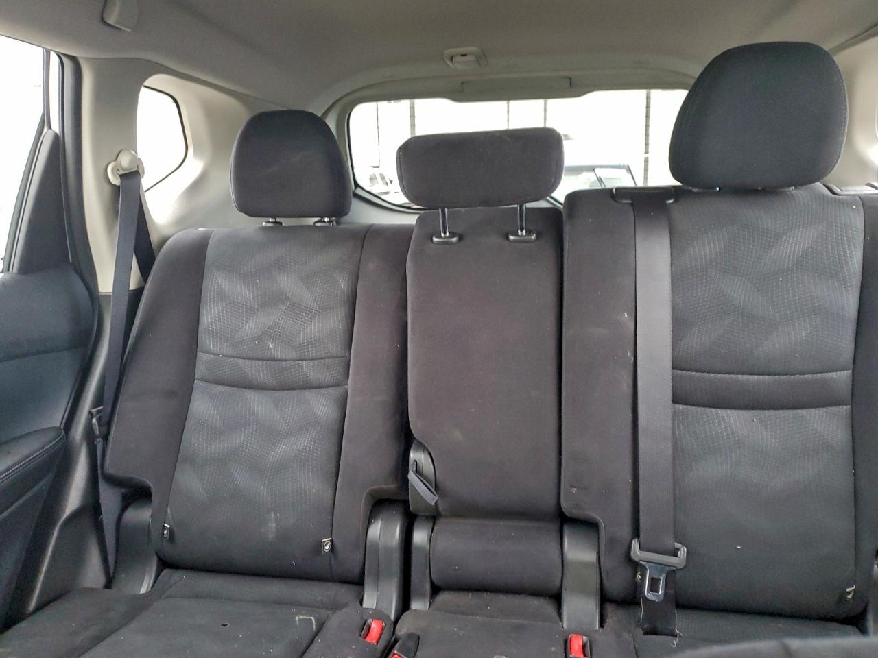 Nissan Rogue S Image 10