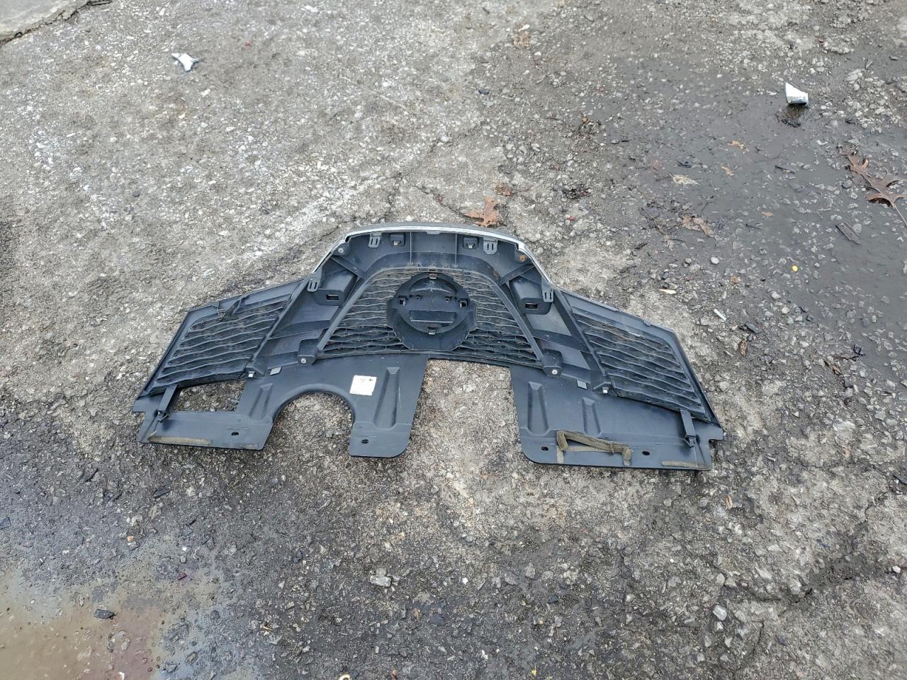 Nissan Rogue S Image 3