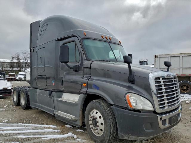  Salvage Freightliner Cascadia 1