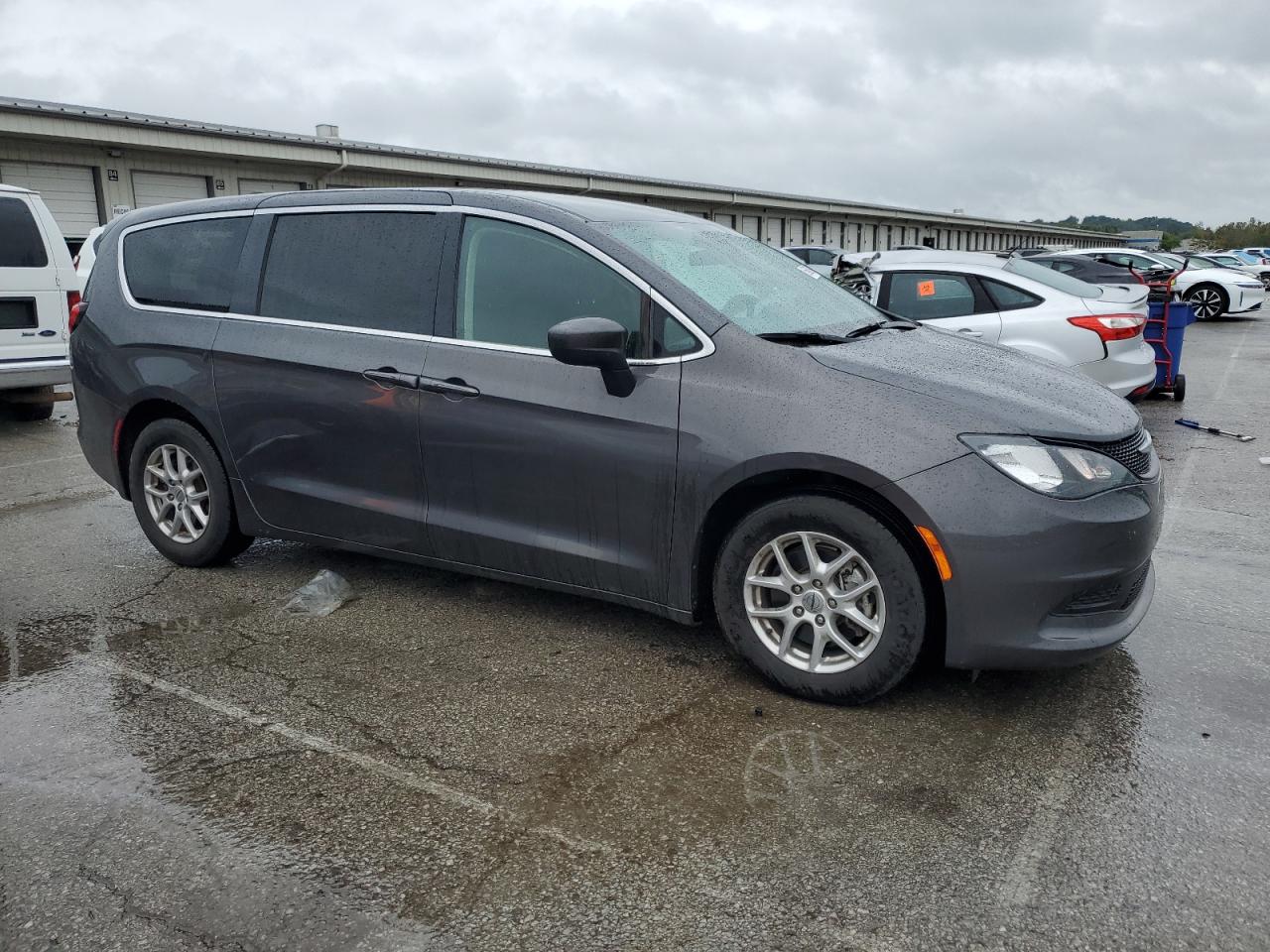 Chrysler Minivan Lx Image 2