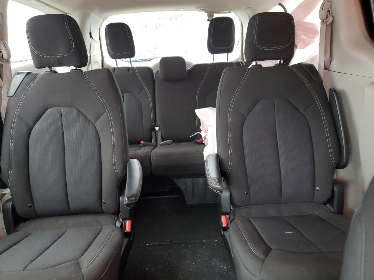 Chrysler Minivan Lx Image 11