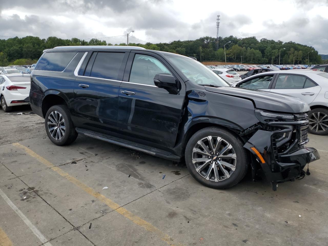 Chevrolet Suburban K1500 High Country Image 2