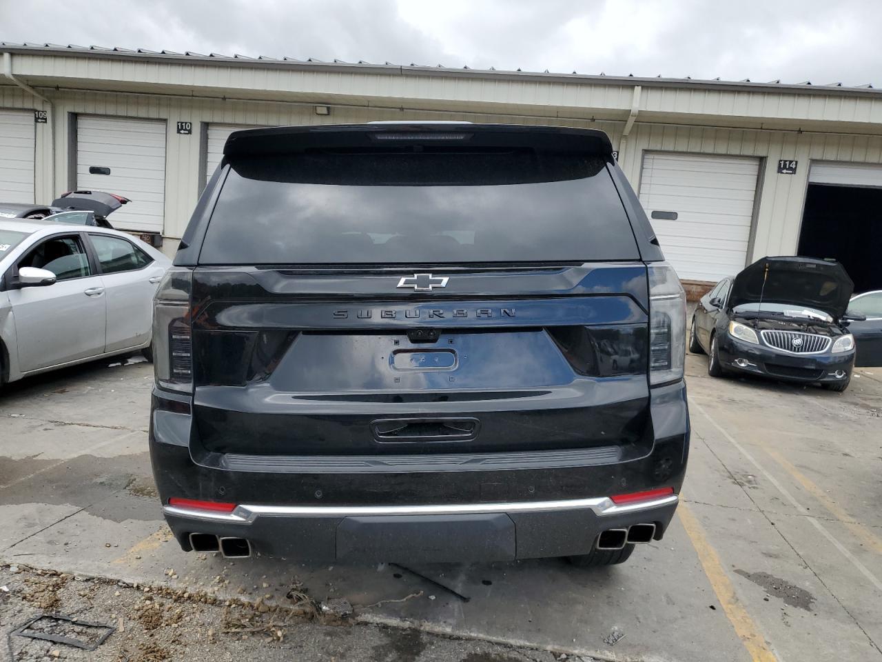 Chevrolet Suburban K1500 High Country Image 4