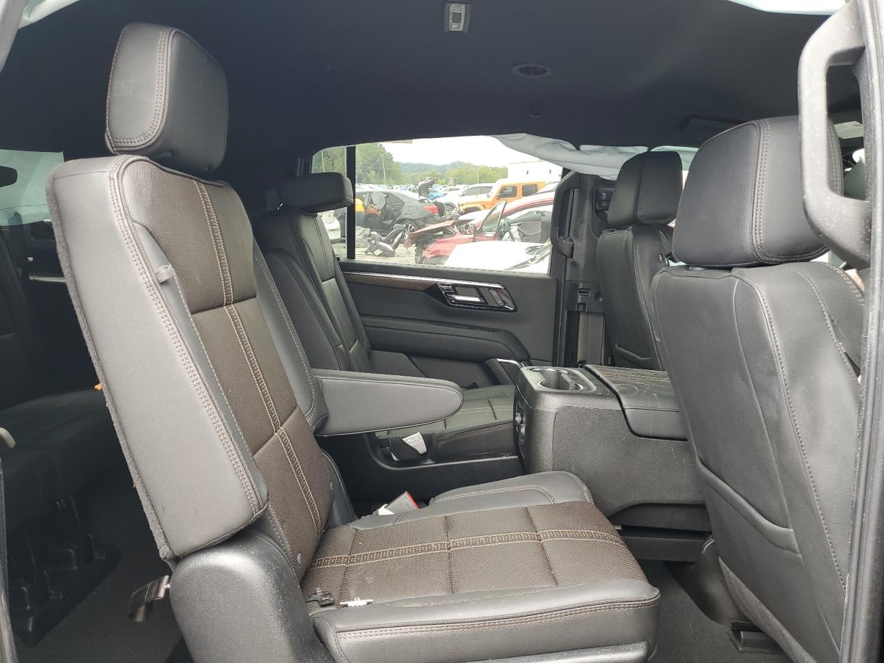 Chevrolet Suburban K1500 High Country Image 7