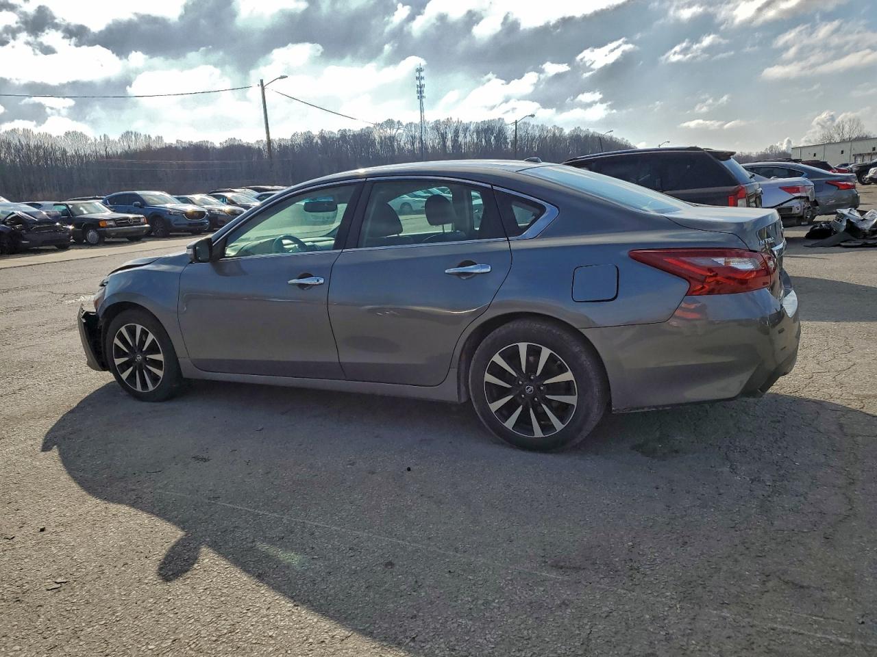 Nissan Altima 2.5 Image 2