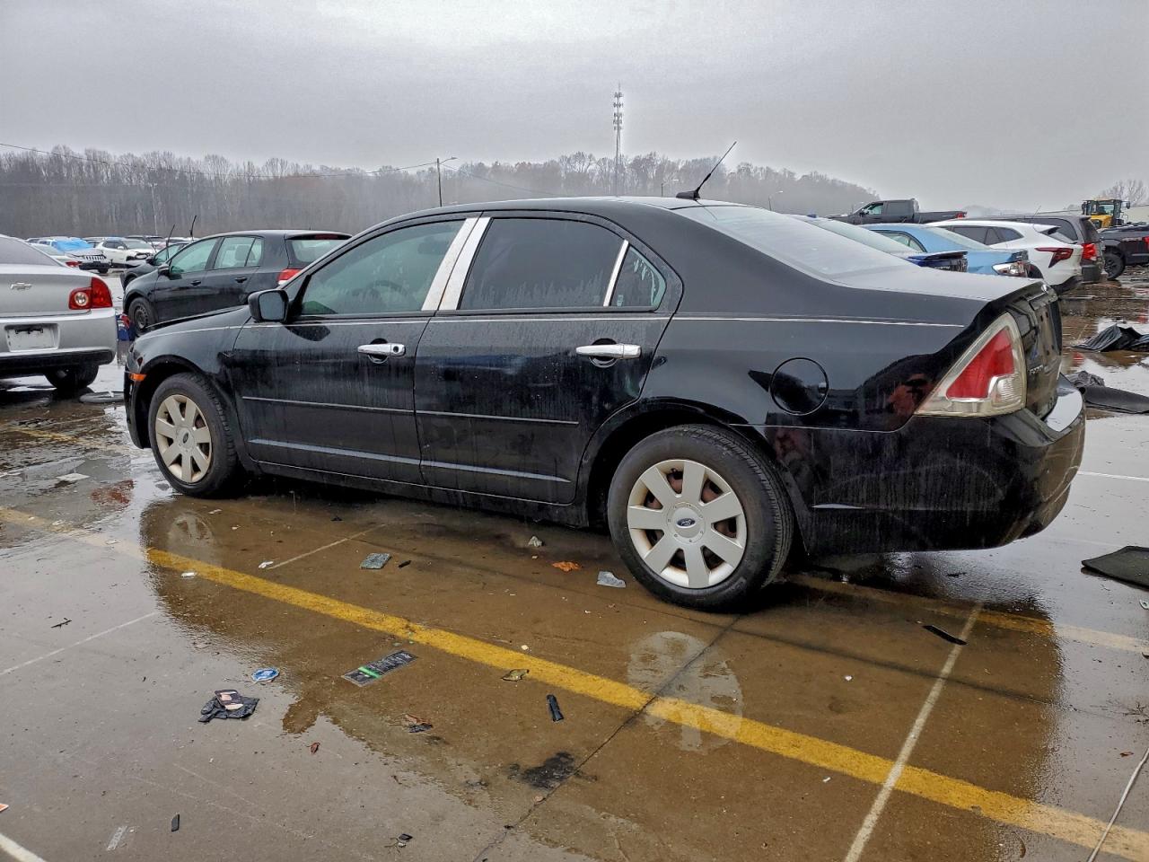 Ford Fusion S Image 2