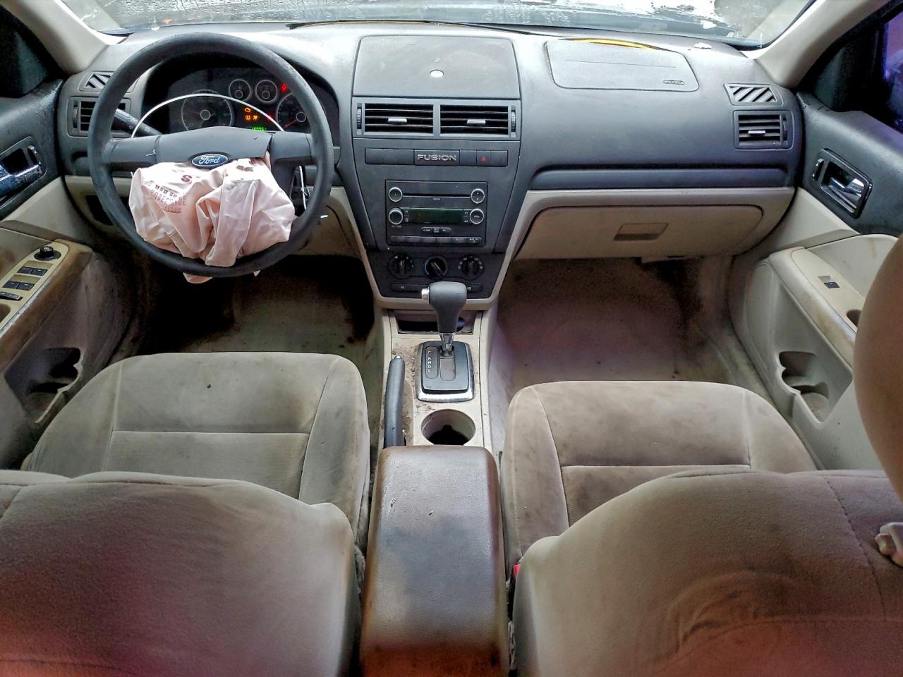 Ford Fusion S Image 9