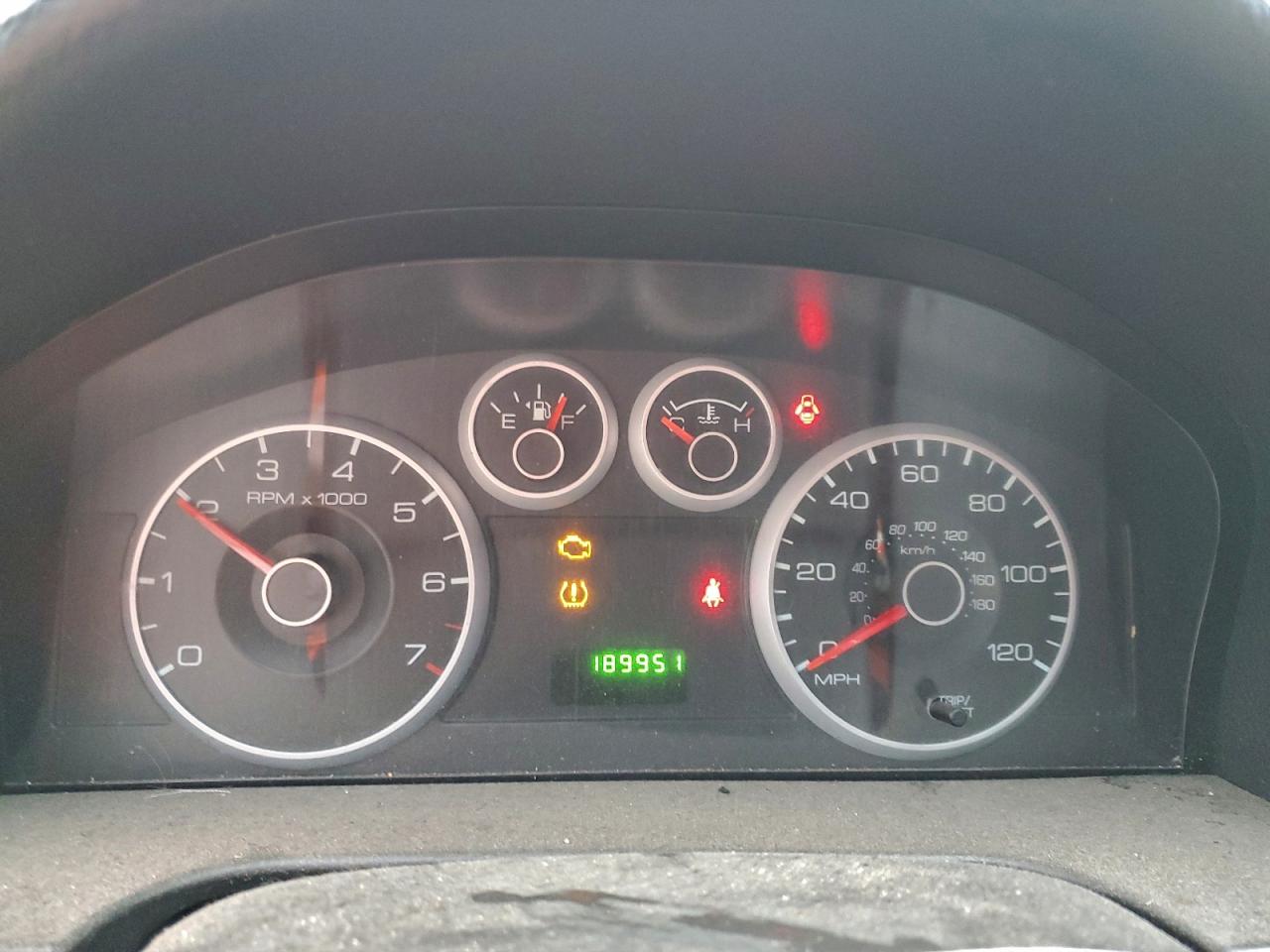 Ford Fusion S Image 8