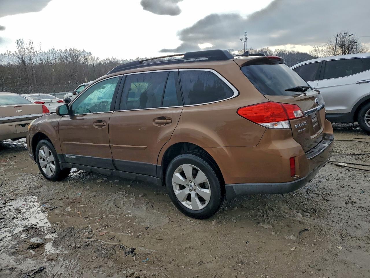 Subaru Outback 2.5i Limited Image 10