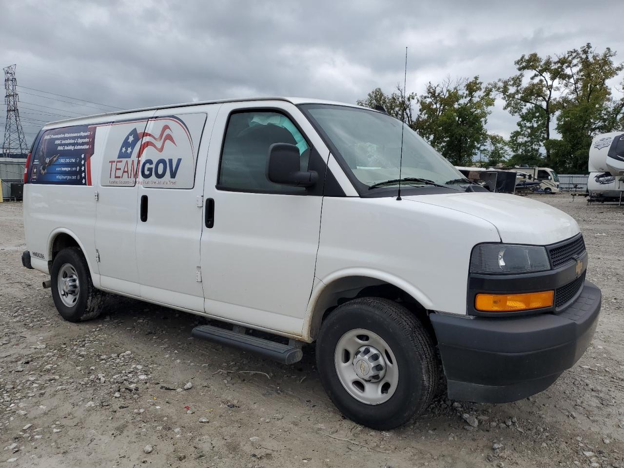 Chevrolet Express Image 3