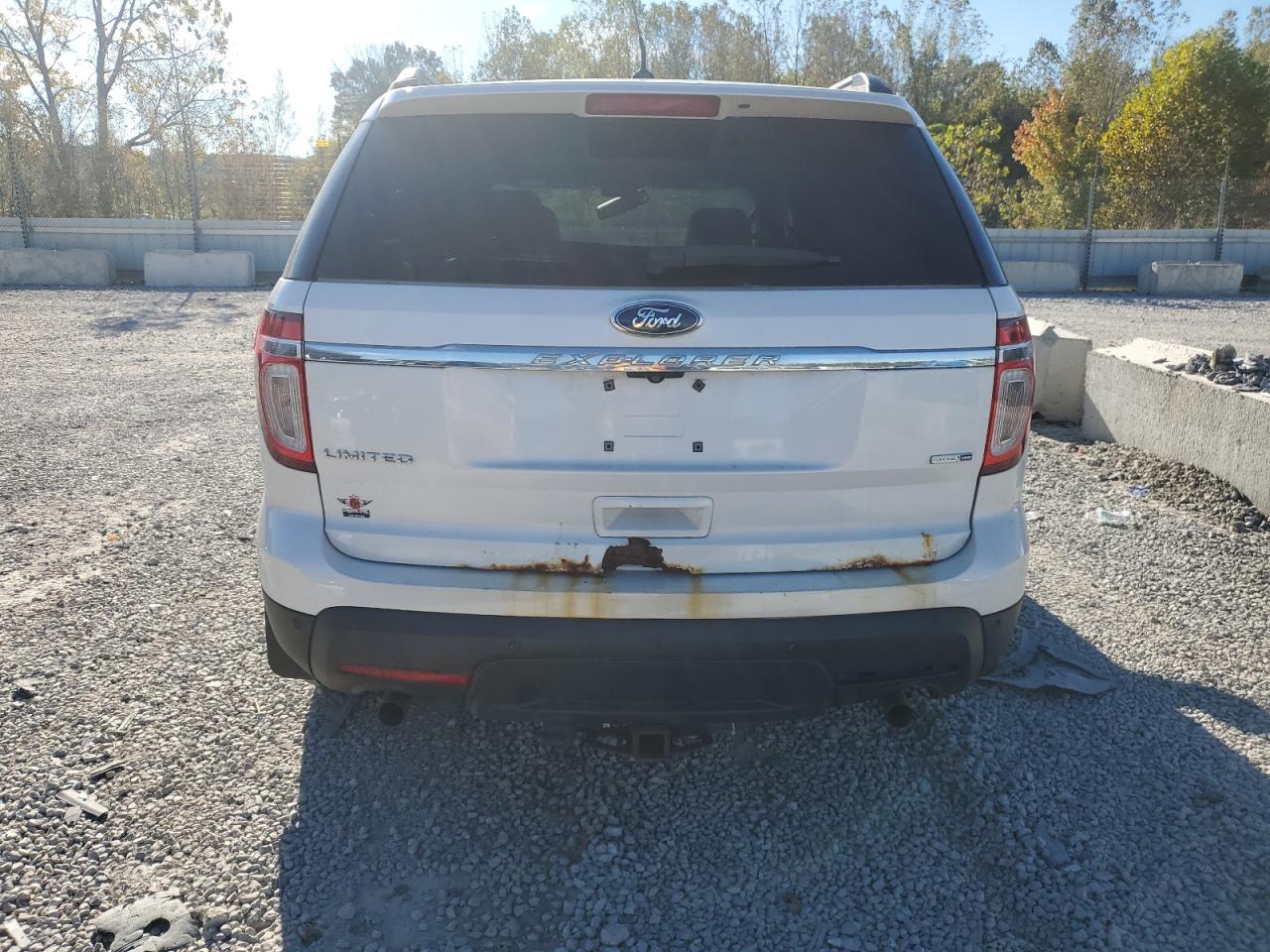 Ford Explorer Limited Image 12