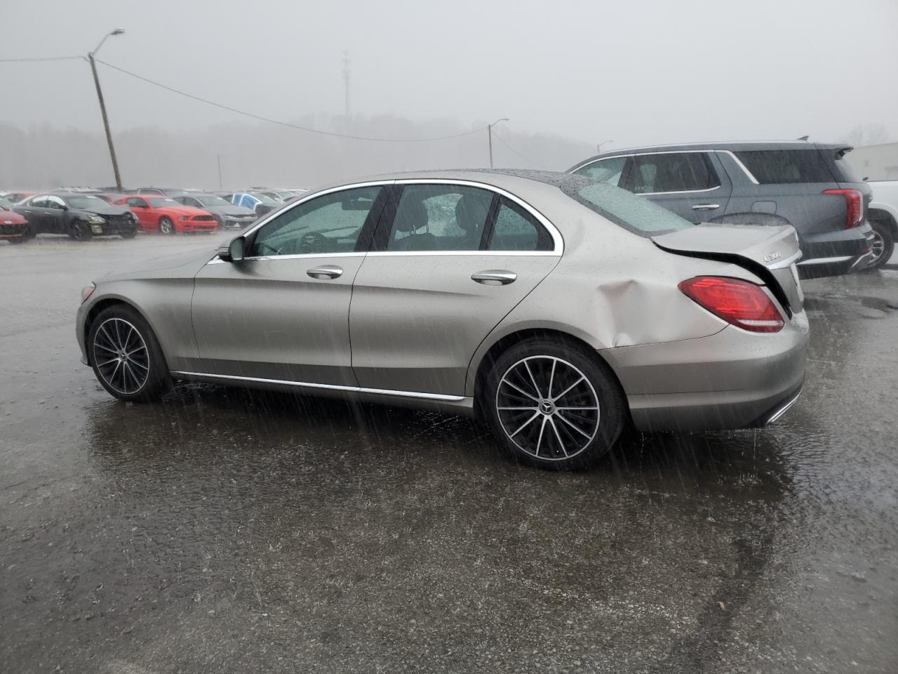 Mercedes-Benz C-Class 300 Image 2