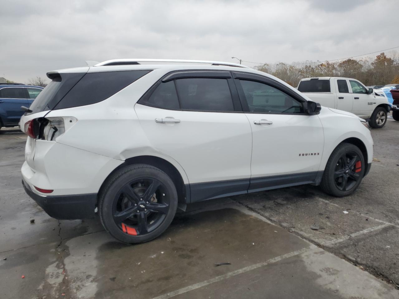 Chevrolet Equinox Premier Image 3