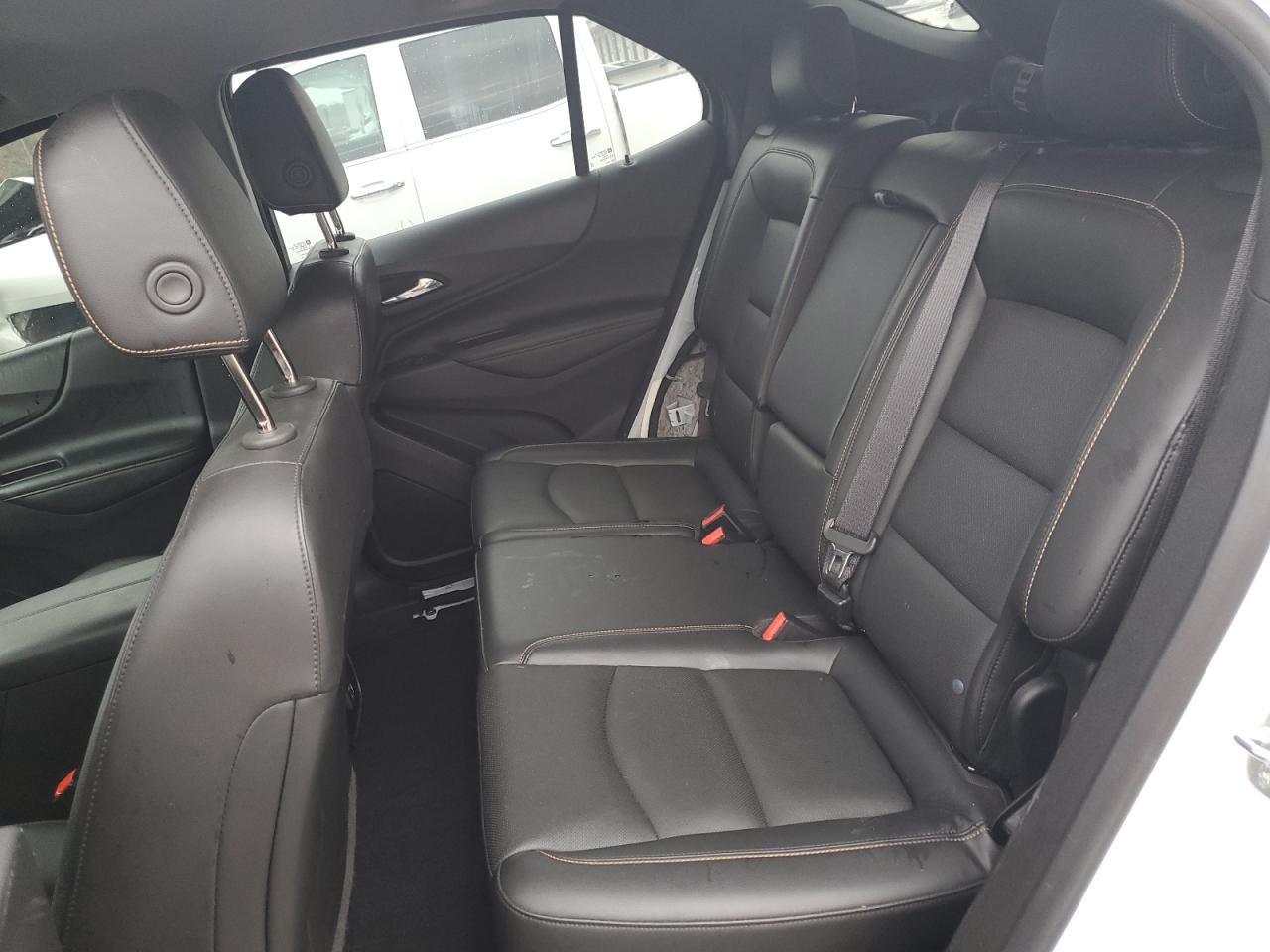 Chevrolet Equinox Premier Image 6